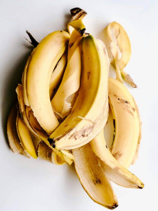 10 banana peels benifitts 🍌